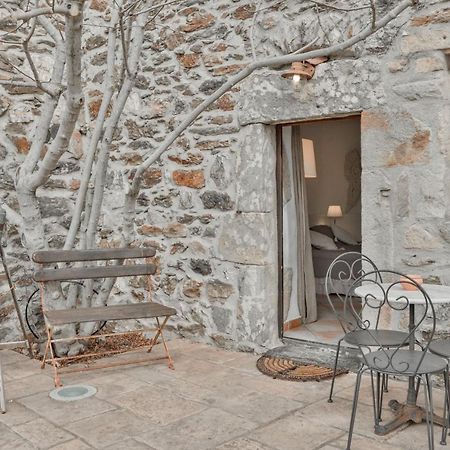 Maison D'Hotes Le Hameau De La Mure Saint-Laurent-du-Pape エクステリア 写真