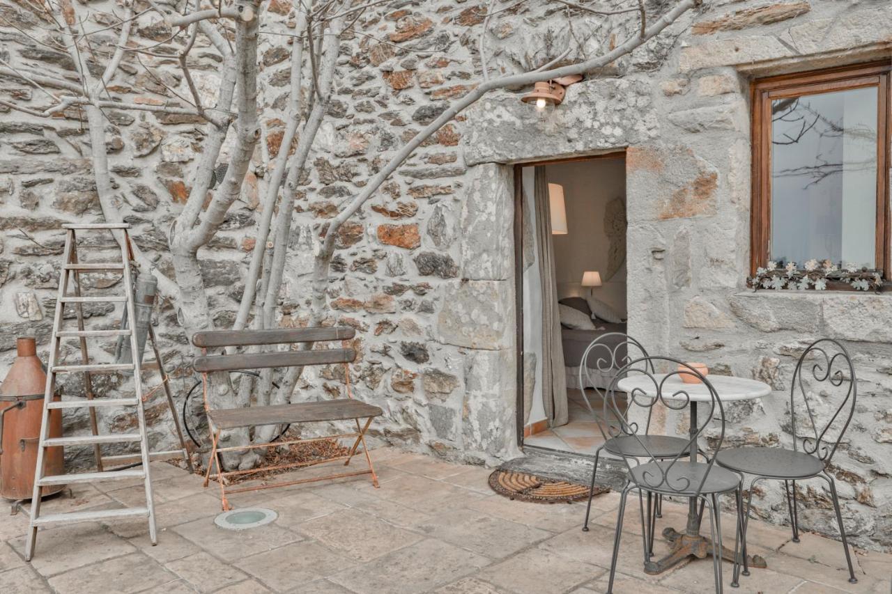 Maison D'Hotes Le Hameau De La Mure Saint-Laurent-du-Pape エクステリア 写真