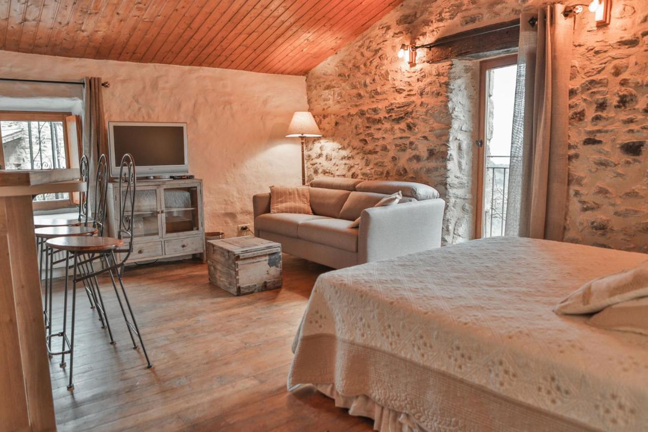 Maison D'Hotes Le Hameau De La Mure Saint-Laurent-du-Pape エクステリア 写真