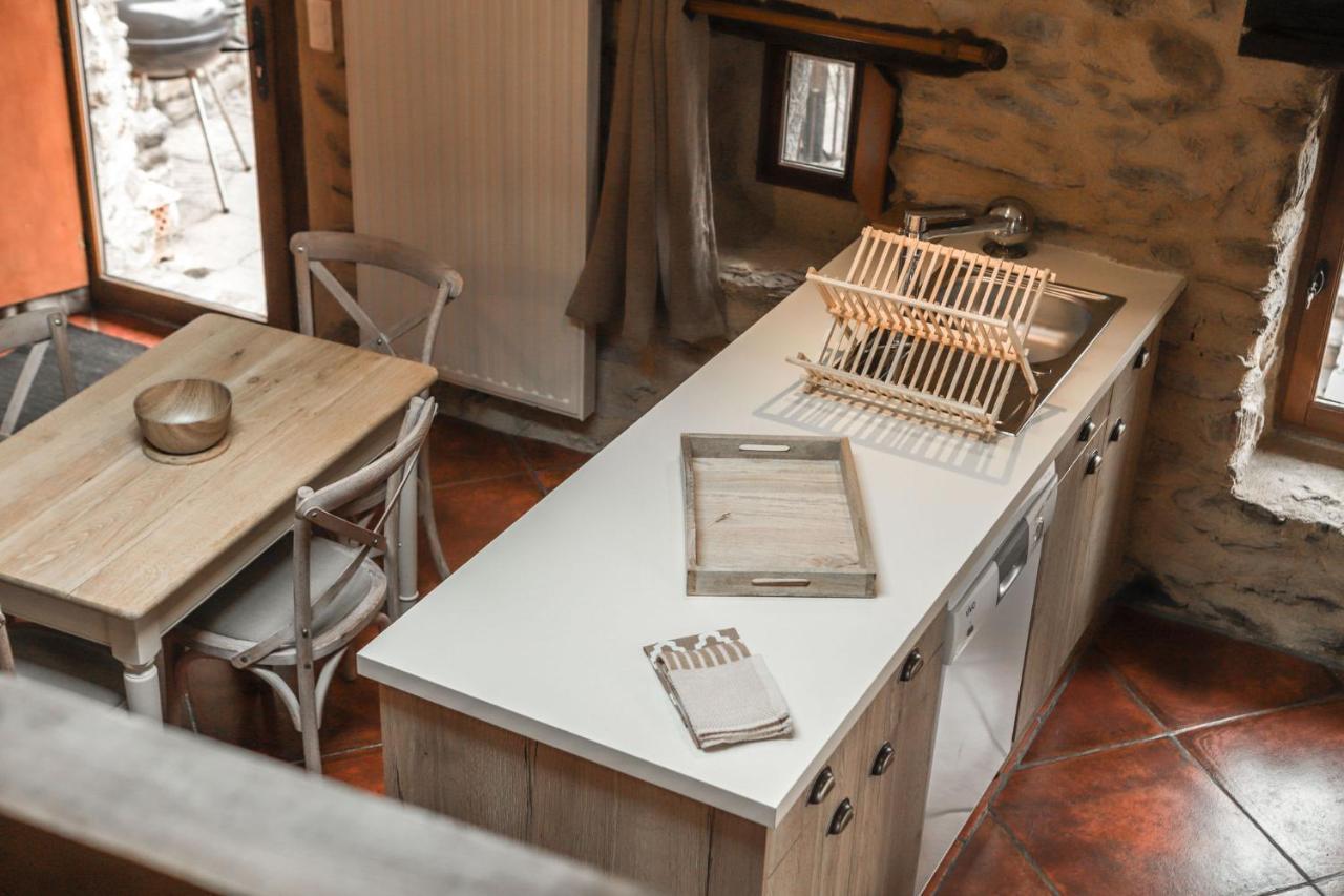 Maison D'Hotes Le Hameau De La Mure Saint-Laurent-du-Pape エクステリア 写真